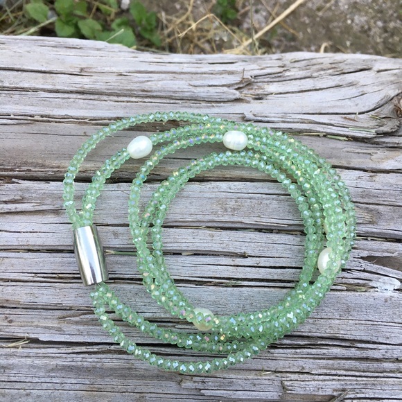 Vantel Pearls Wrap Bracelet (Green) - Picture 4 of 5